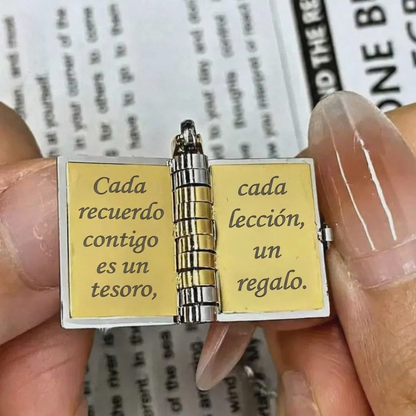 📘 Collar Libro para Mi Mamá