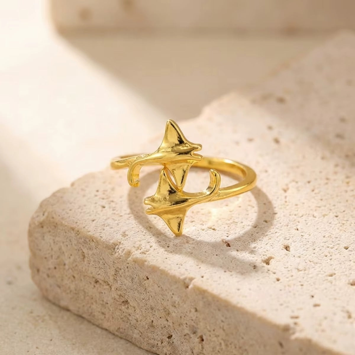 Anillo Mantarraya Dorada ( Ajustable )