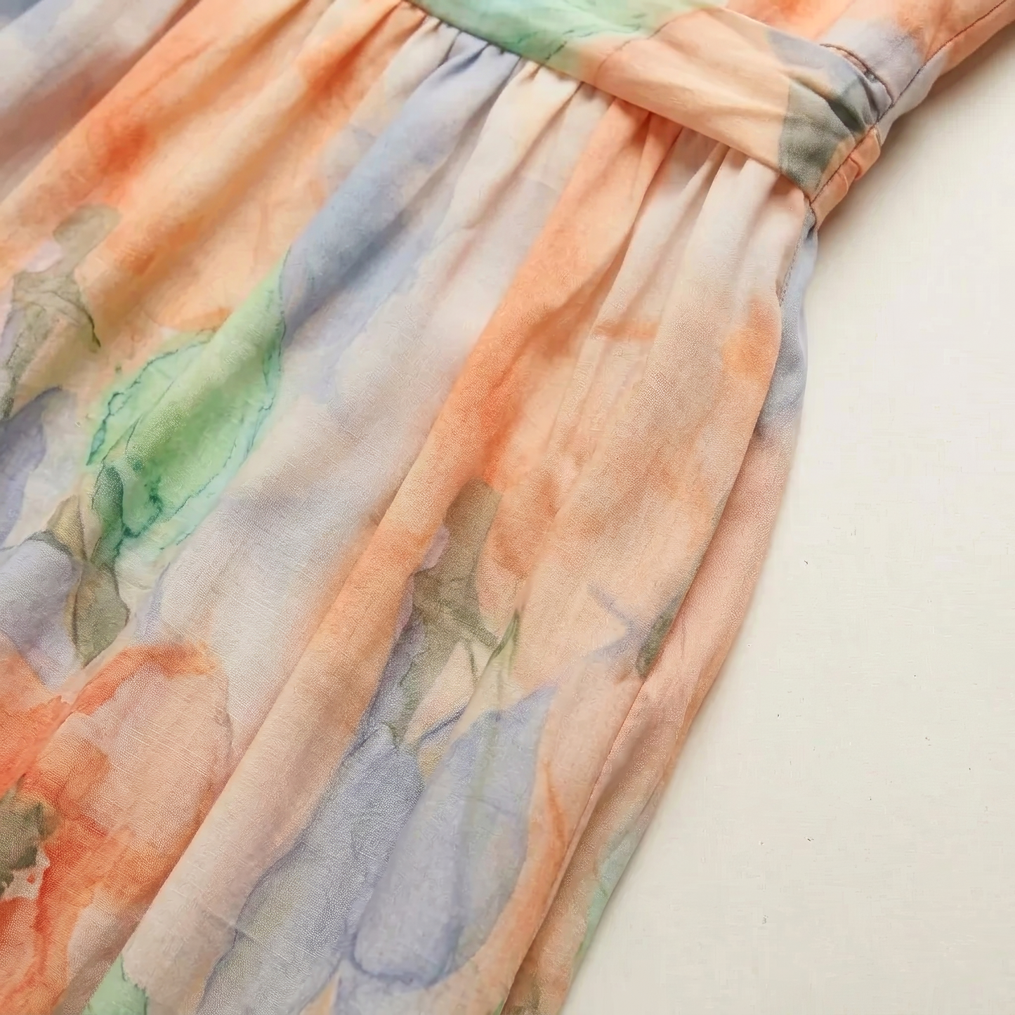 Paula | Vestido de Cuello Halter con Estampado de Acuarela
